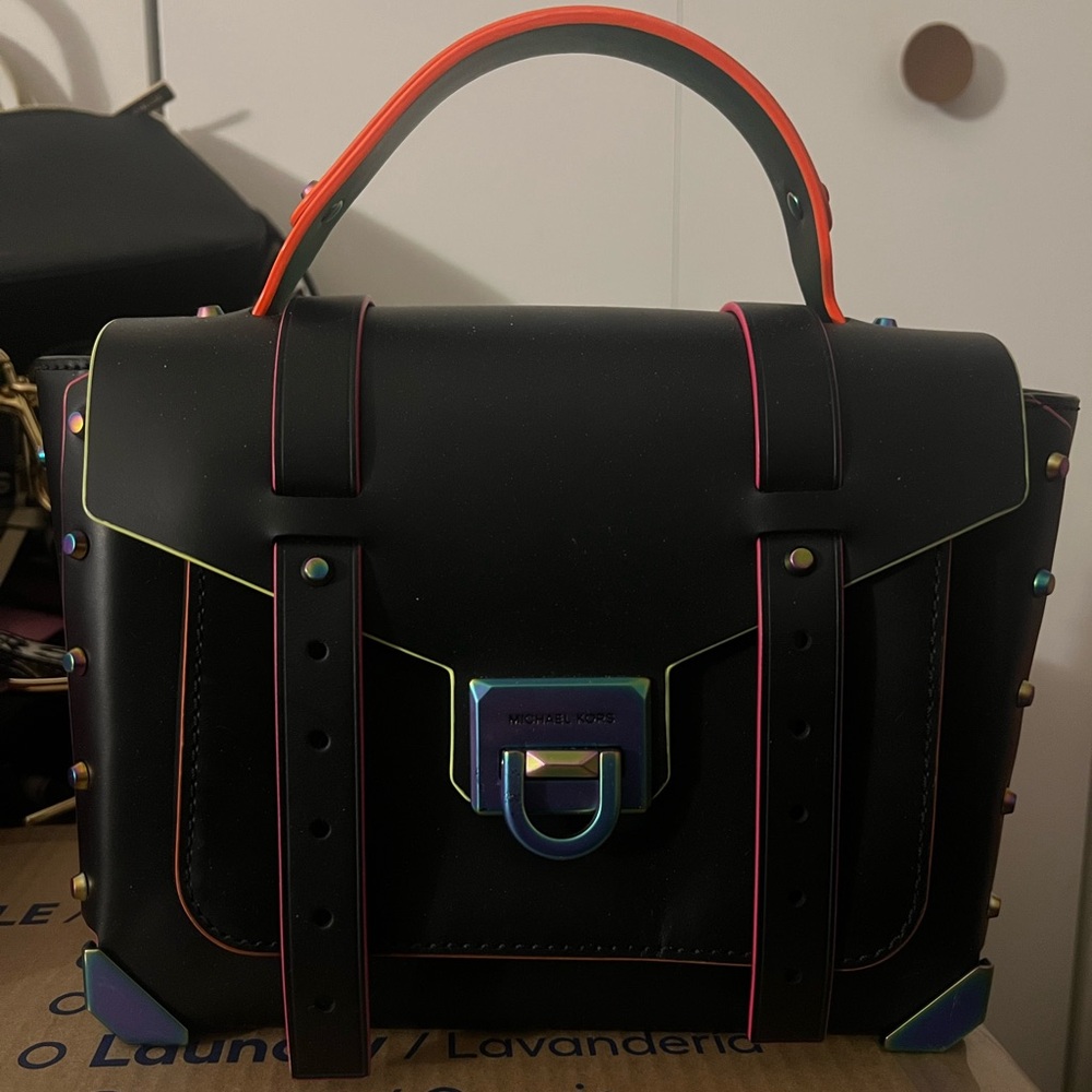 michael kors manhattan bag